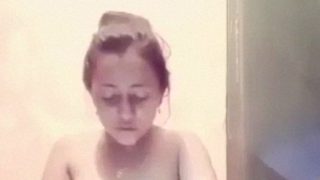 Bengali hottie masturbating using toothbrush video leaked